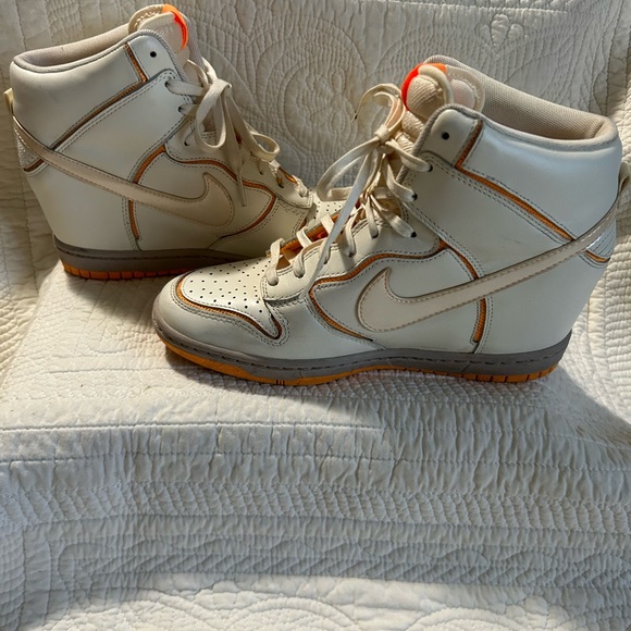 Nike Women’s Dunk Ski Hi Top Atomic Mango Wedge Sneakers Size 8 EUC - Picture 5 of 9